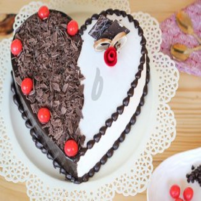 Vanilla Heart Shape Cake - ECakeZone