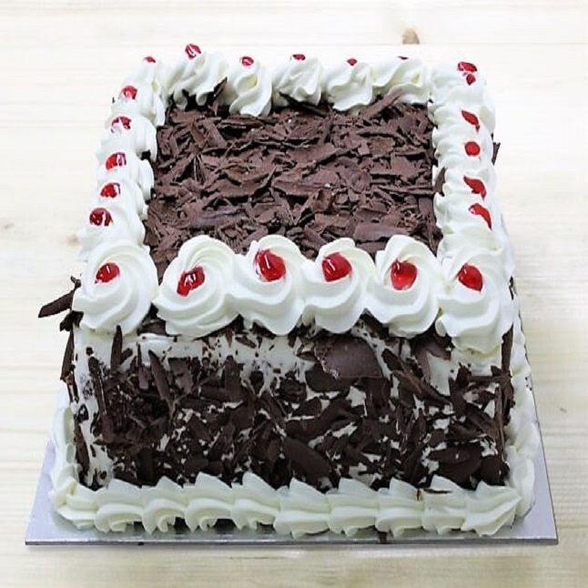 Square cake with black forest | Online Cake Mart